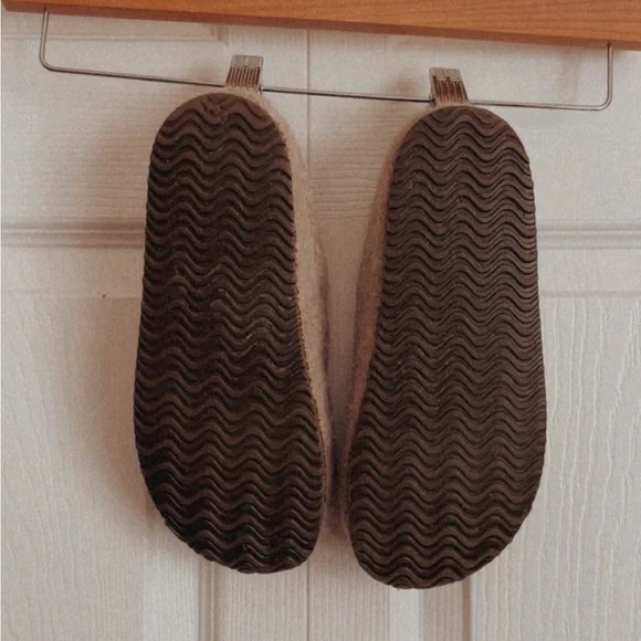 Clogs - Picture 2 of 2